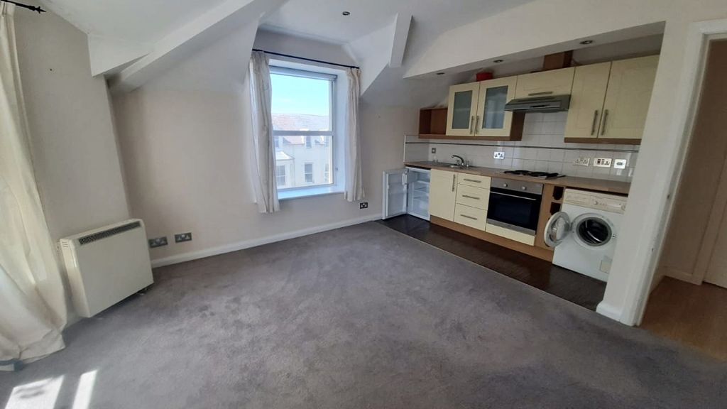 Property photo 3 of 6