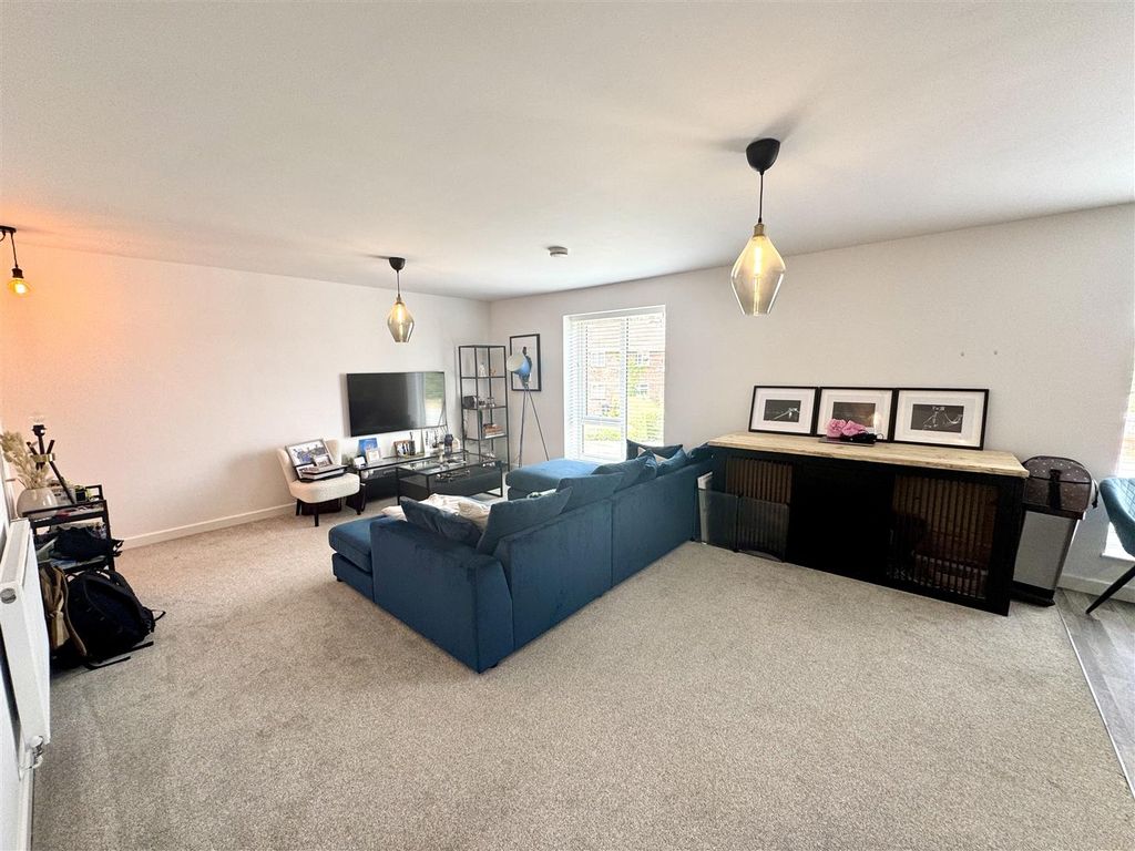 Property photo 2 of 14 Living Area