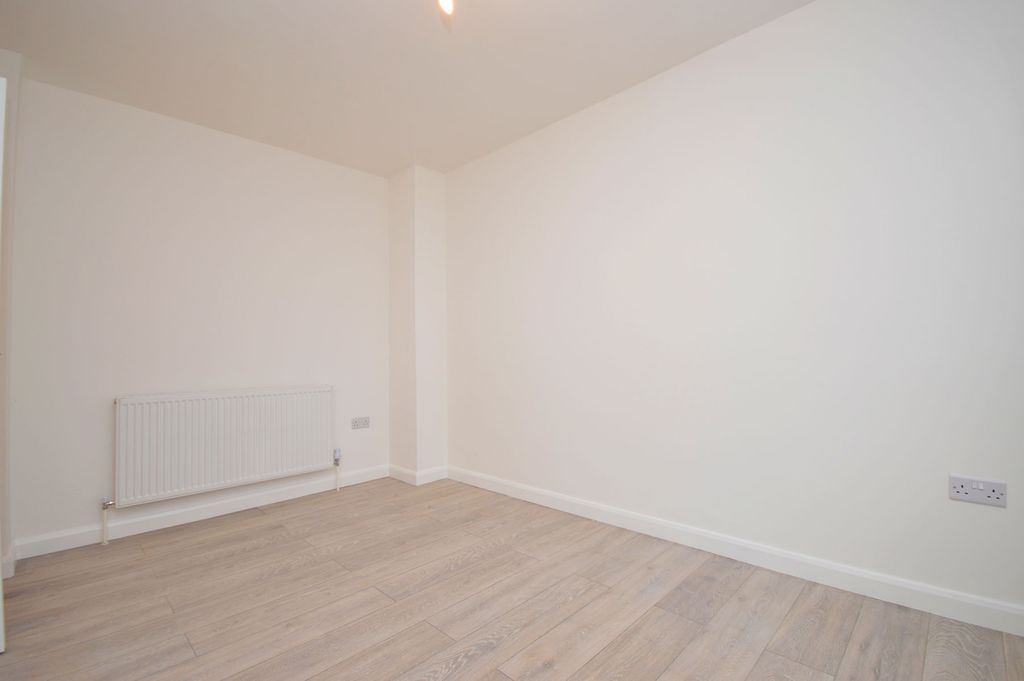 Property photo 2 of 7 Gallery