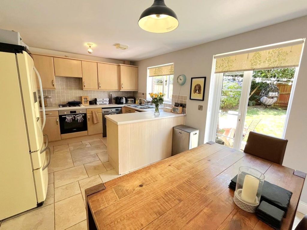 Property photo 2 of 14 Kitchen