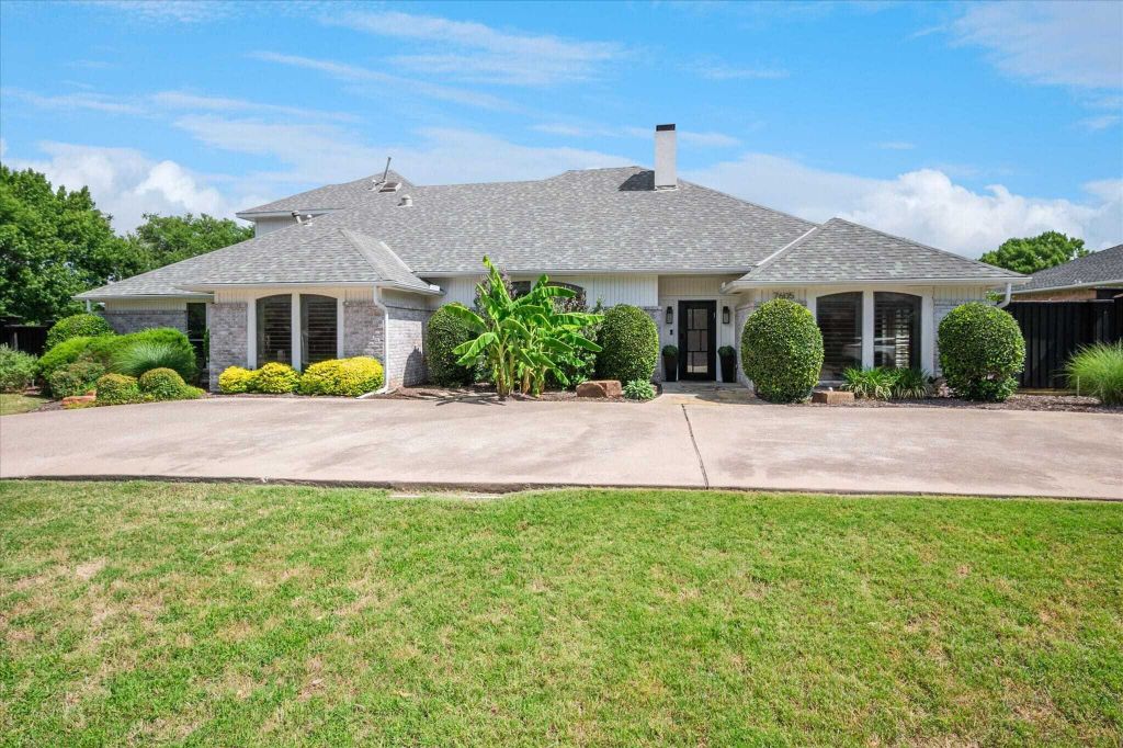 Property photo 1 of 31