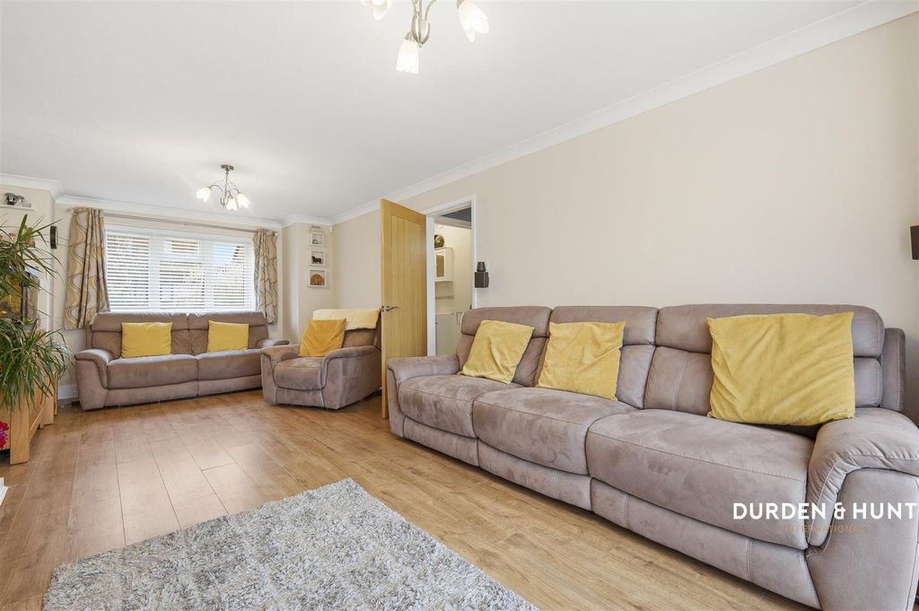 Property photo 3 of 23 Butts Paddock