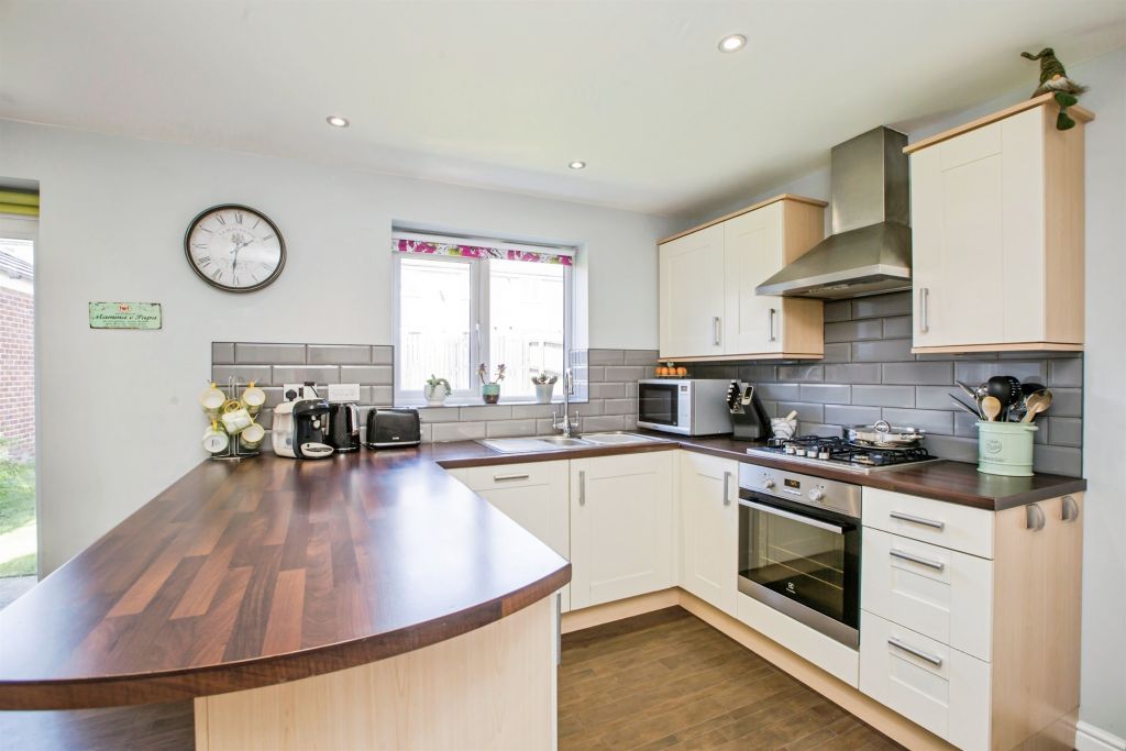 Property photo 2 of 18