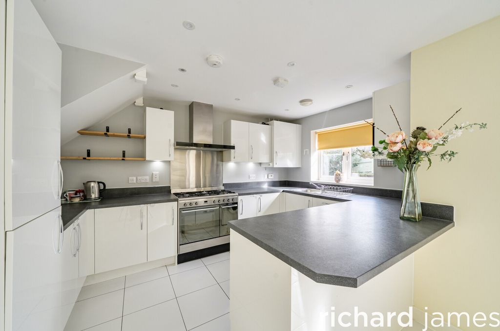 Property photo 3 of 20 45B20d3B10Fe492c808965d7c651F27F