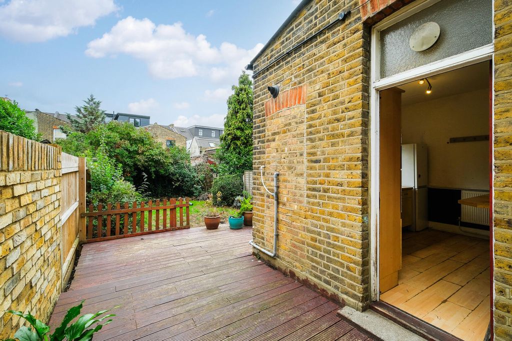 Property photo 2 of 16