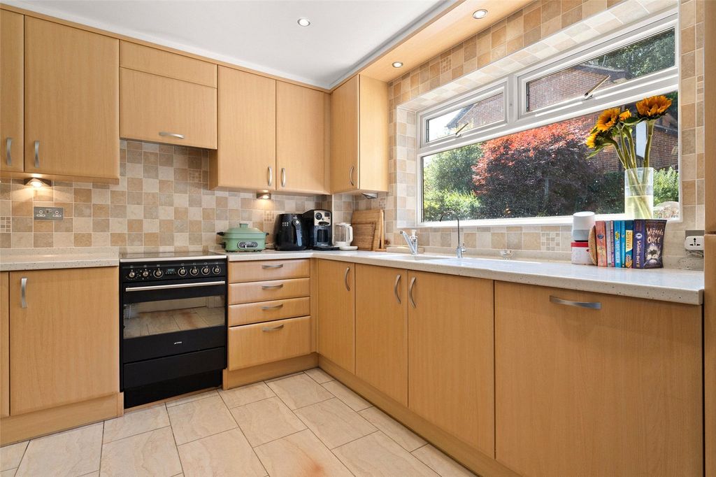 Property photo 3 of 11 Picture No. 10