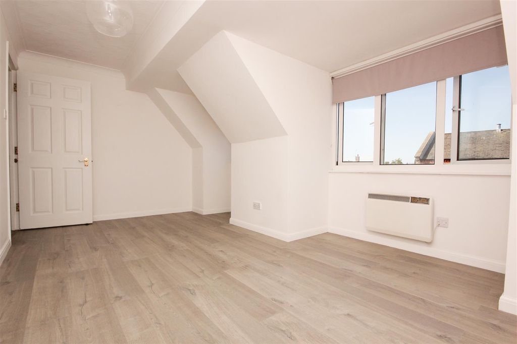 Additional image 14 of 3 bed flat for saleNN29, High Street, Irchester, Wellingborough