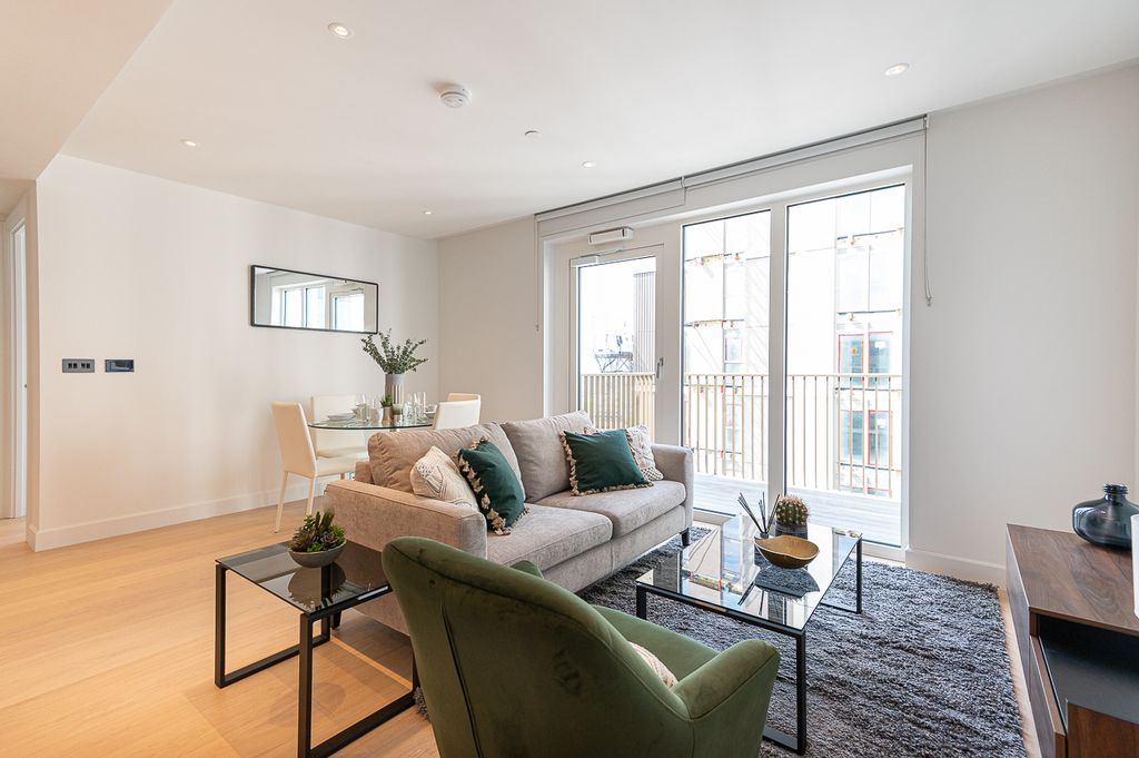 Property photo 3 of 31