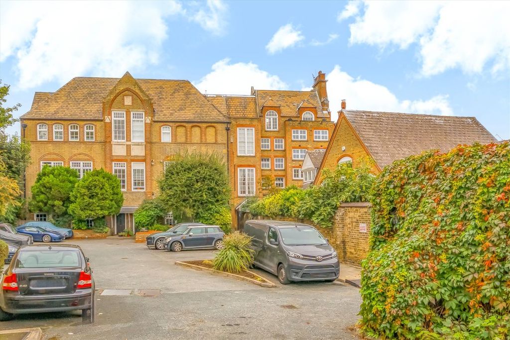 Property photo 2 of 14