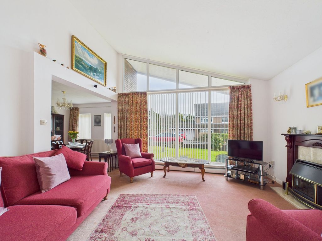 Property photo 3 of 27