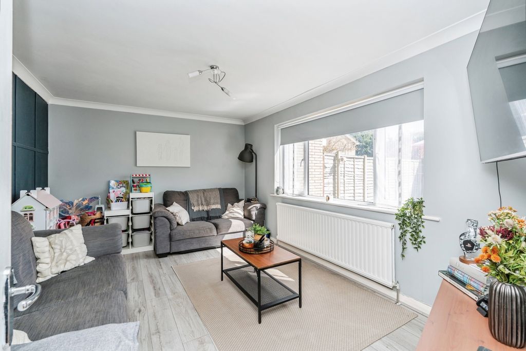 Property photo 2 of 19 Pbox-Img.Jpg