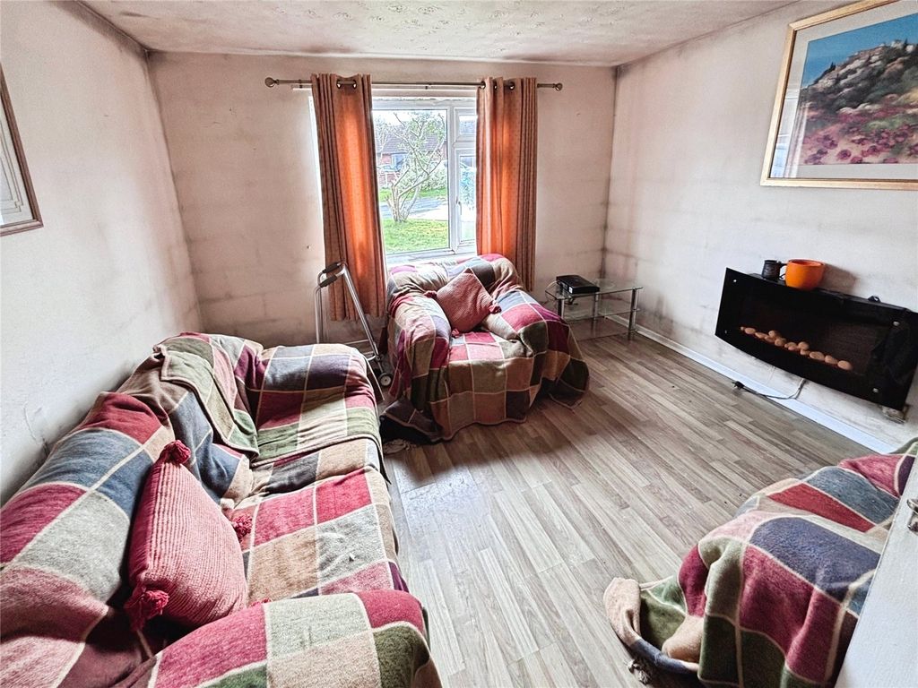 Property photo 2 of 7 Living Room