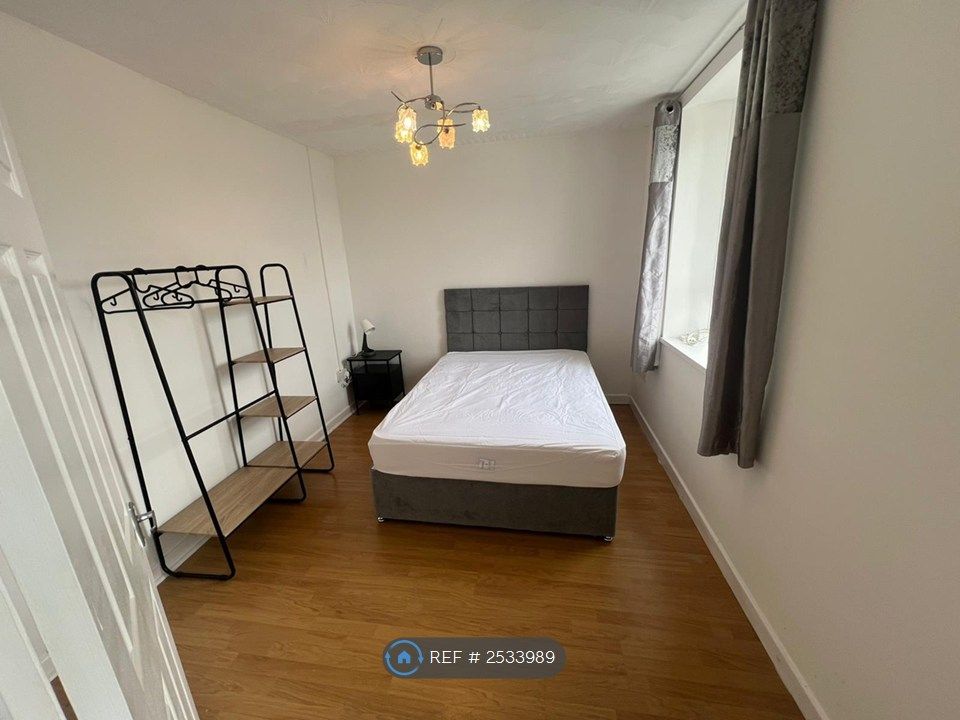 Property photo 1 of 8 Room 1