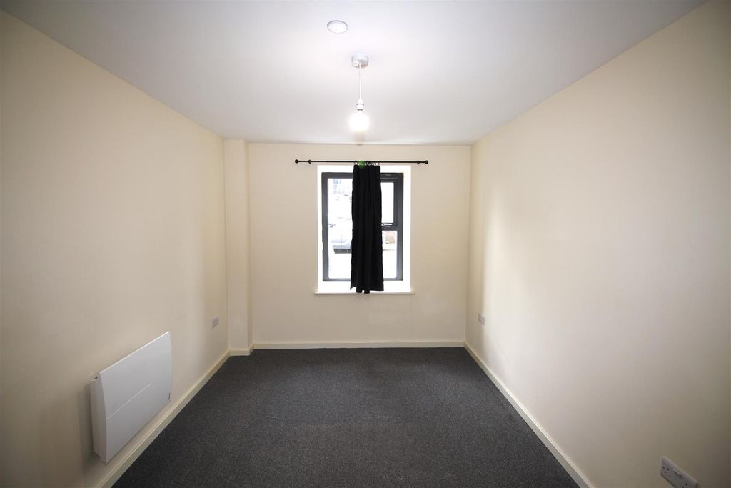 Property photo 3 of 9 444 Bed 1 .Jpg