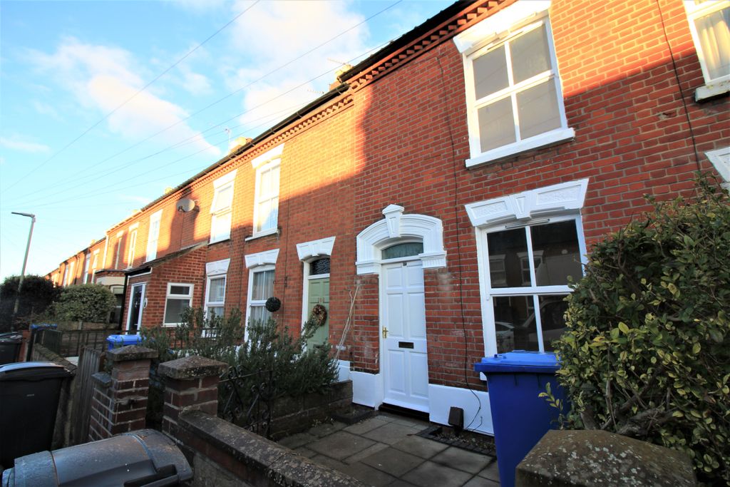 Property photo 1 of 8