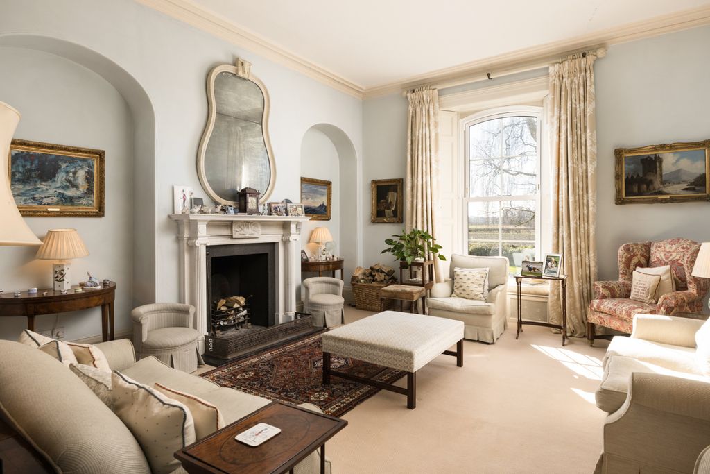 Property photo 2 of 28 Drawing Room