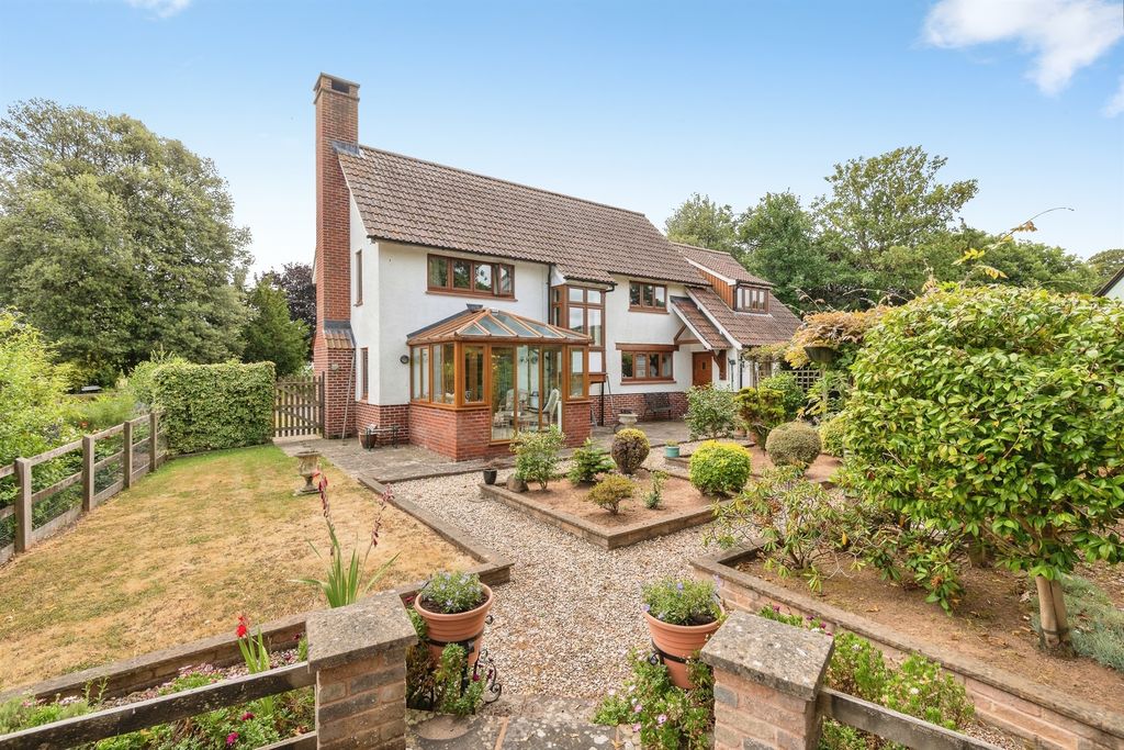 Property photo 2 of 19