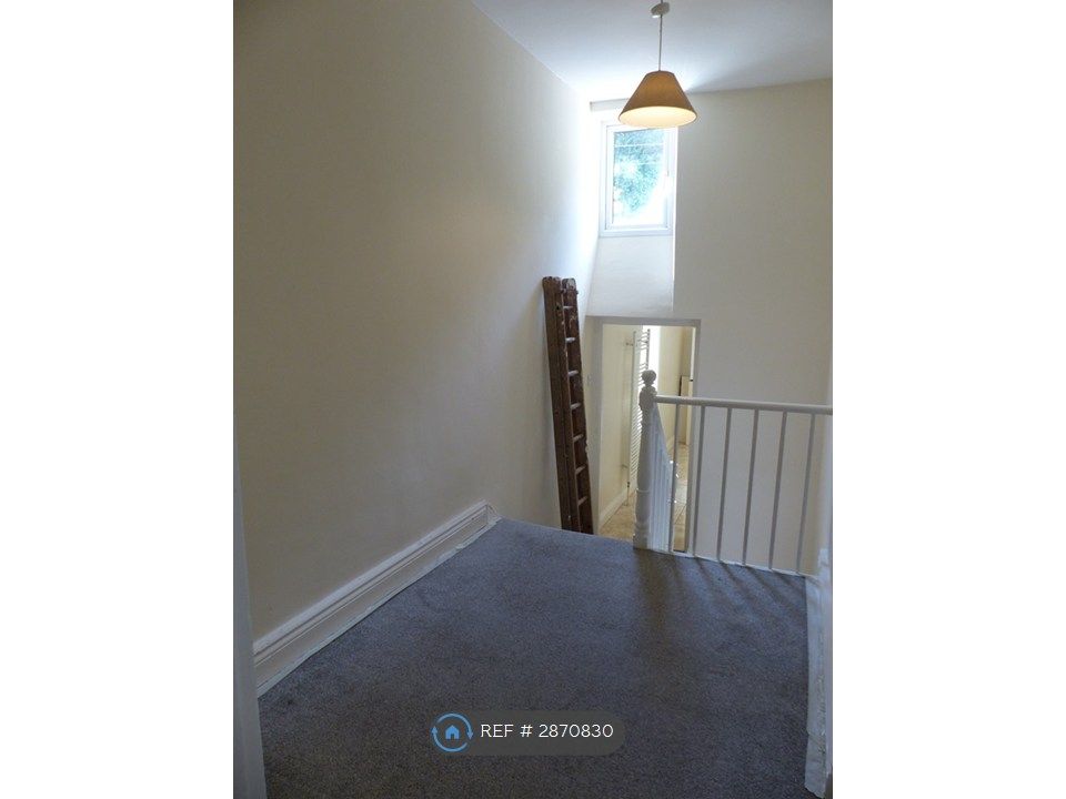 Property photo 2 of 18 Landing