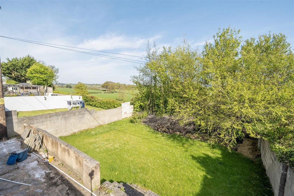 Property photo 3 of 16 Garden