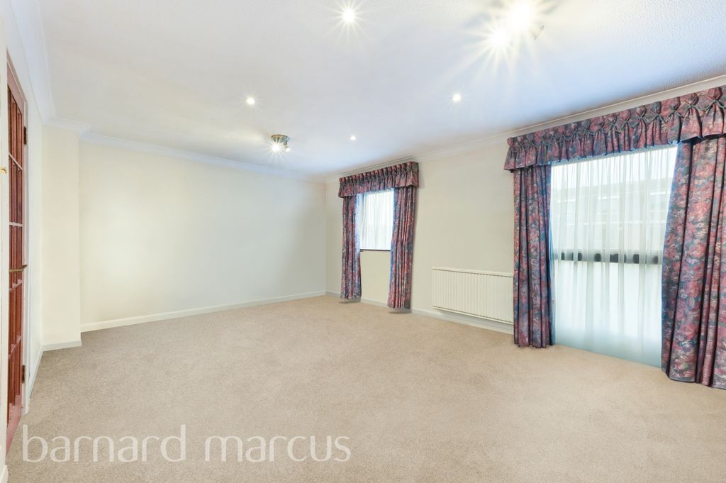 Property photo 3 of 8 Image
