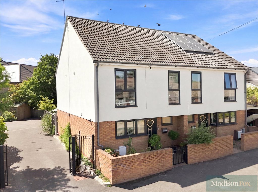 Property photo 1 of 28 Picture No. 08