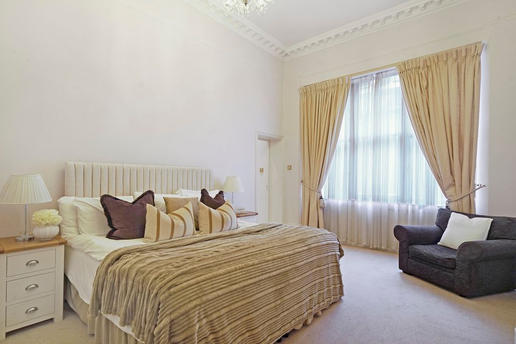 Property photo 1 of 50