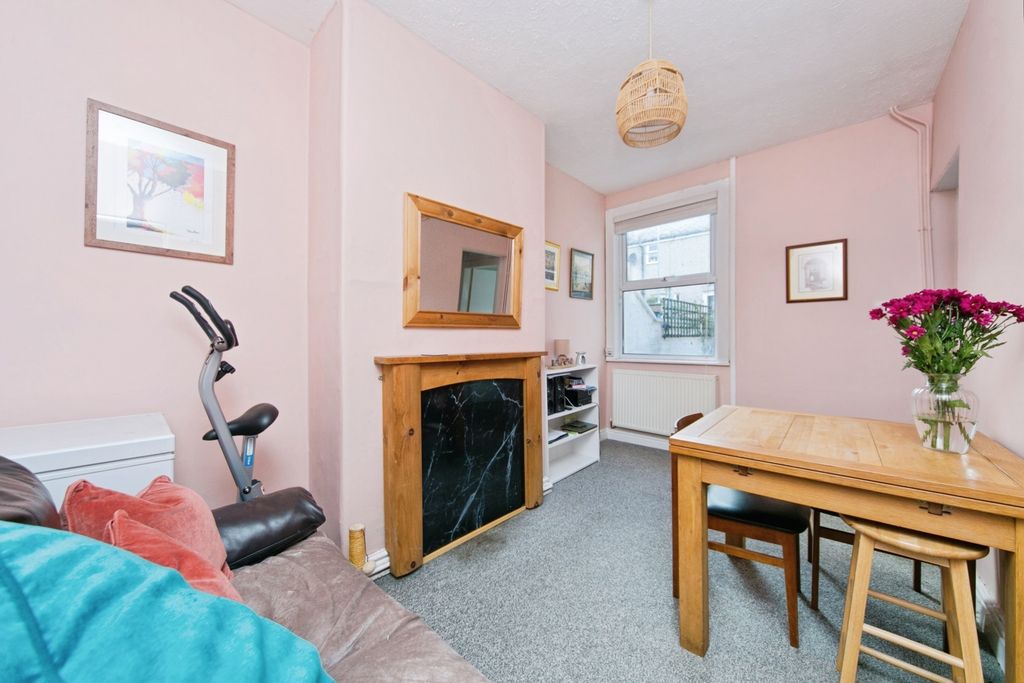 Property photo 3 of 18 Pbox-Img.Jpg