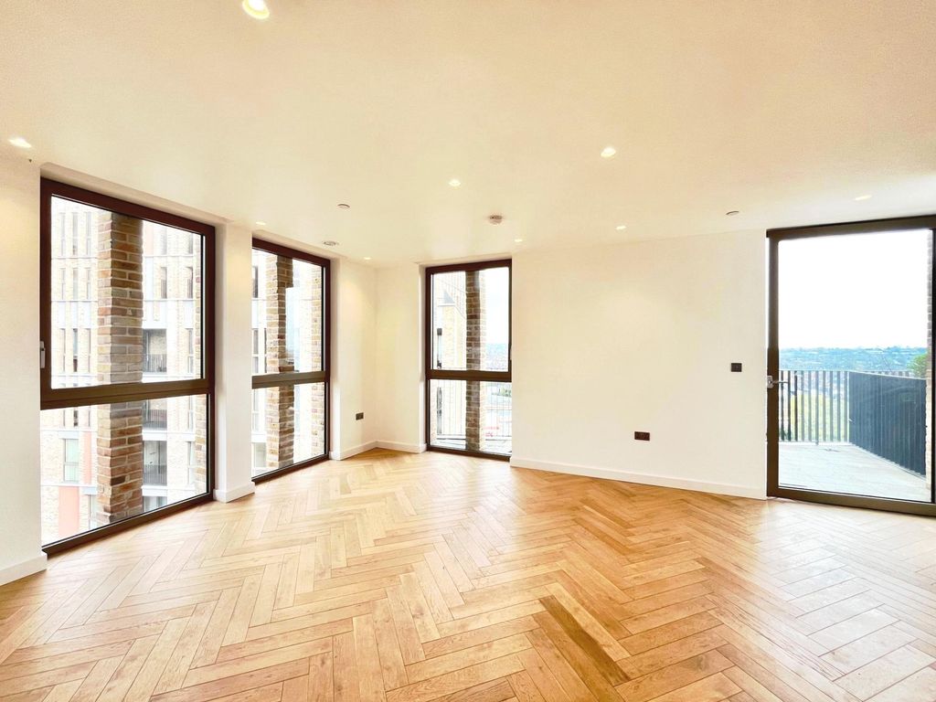 Property photo 1 of 10 Photo 3