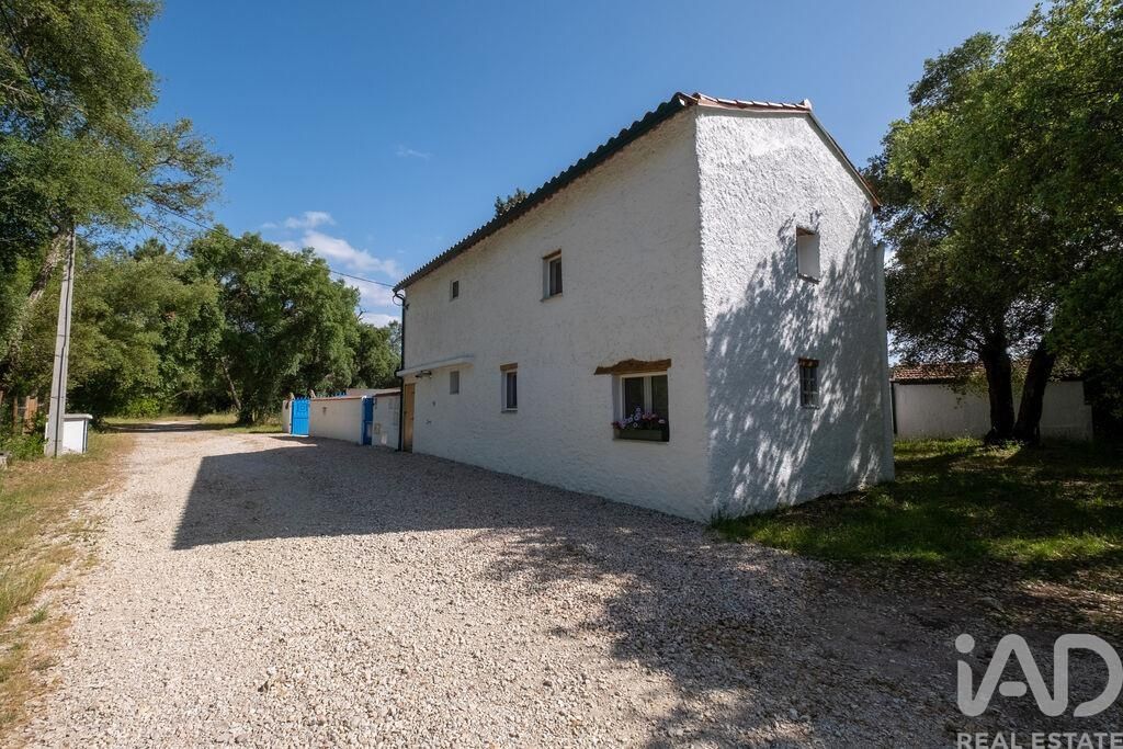 Property photo 2 of 40