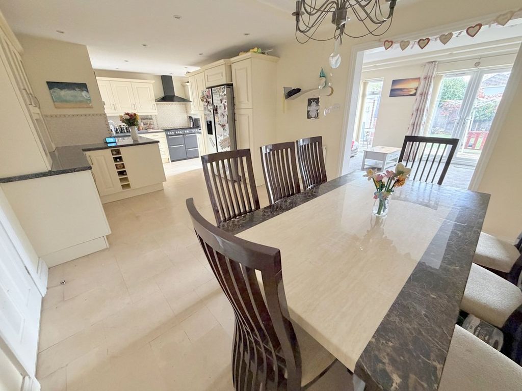 Property photo 2 of 26