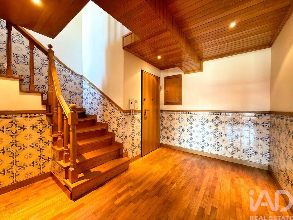 Property photo 2 of 39