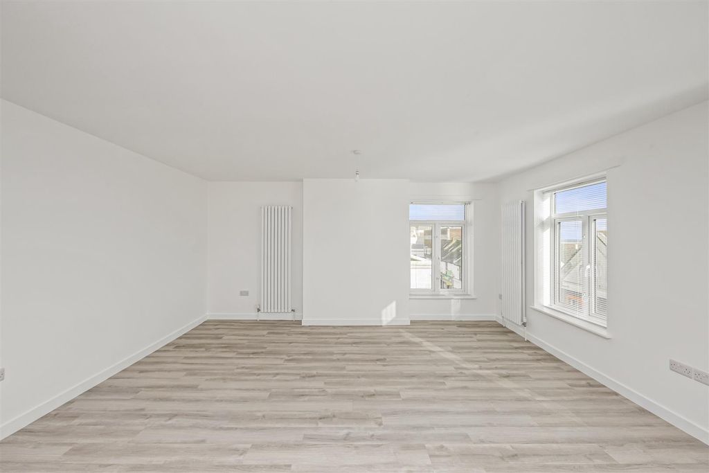 Additional image 12 of 2 bed flat to rentMontague Street, Worthing BN11