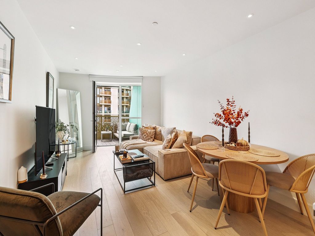 Property photo 1 of 15 Cassini Tower