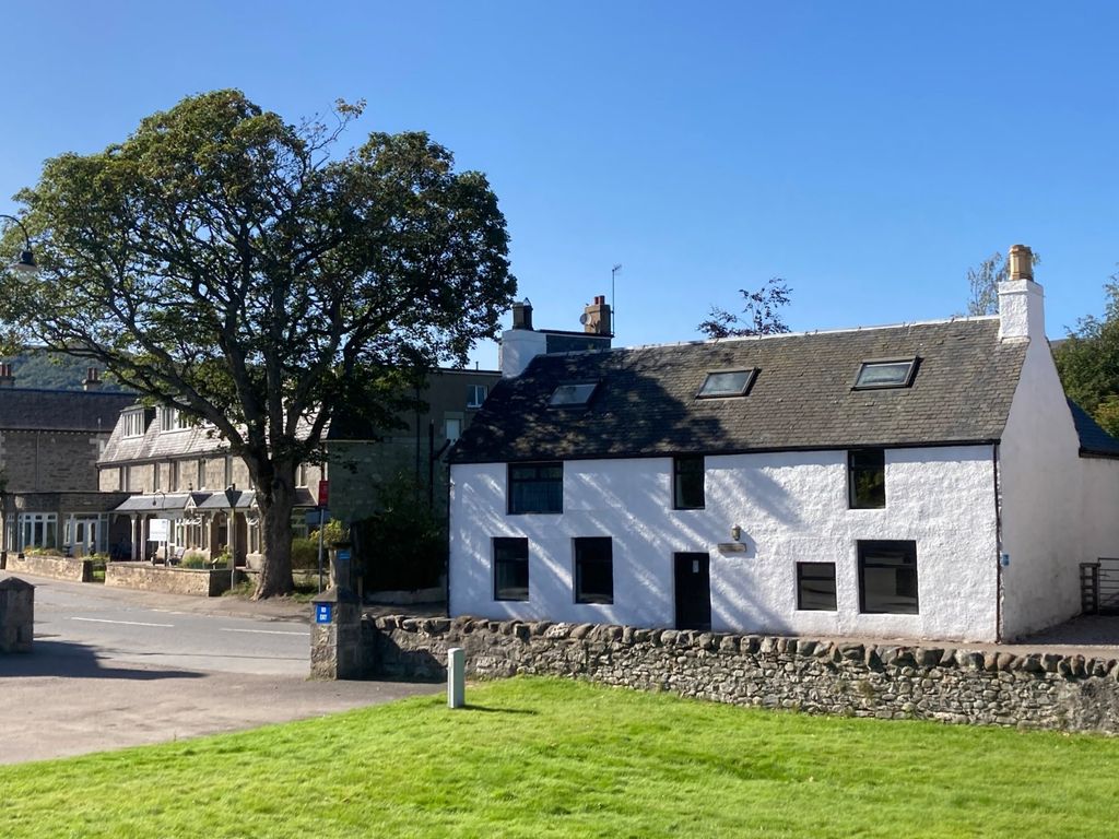 Property photo 3 of 28 Craigellachie House