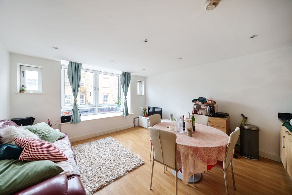 Property photo 2 of 6 968969 (2)