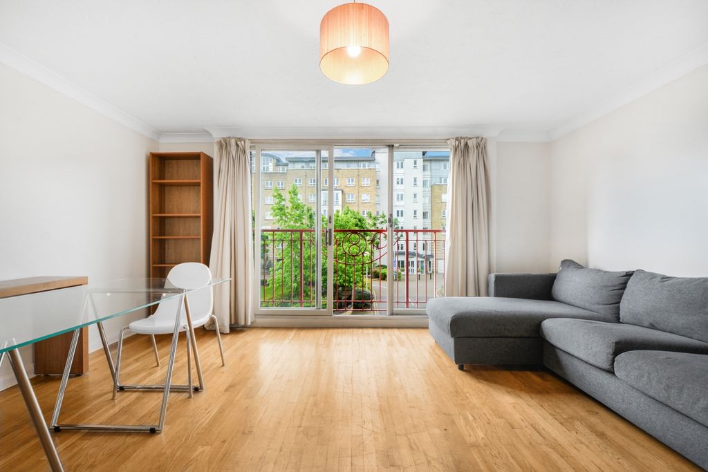 Property photo 1 of 15 Lockesfield Place, I