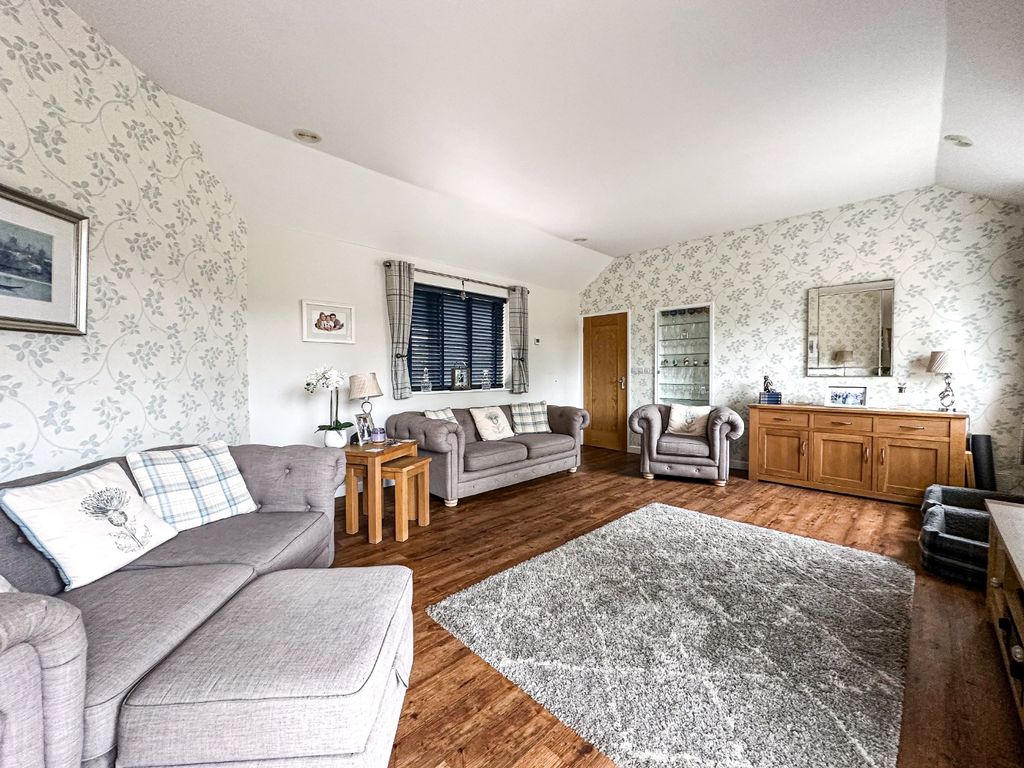 Property photo 2 of 26 4411755