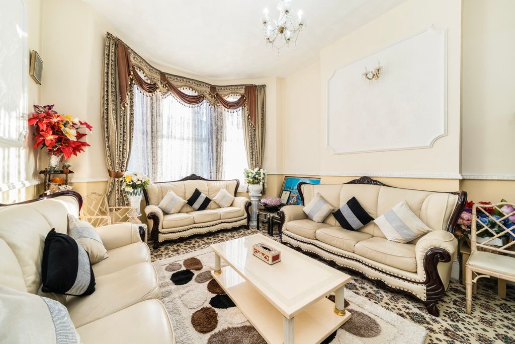 Property photo 3 of 16