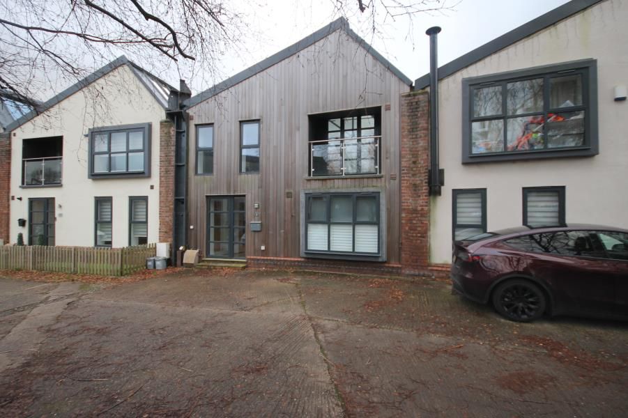 Property photo 2 of 25