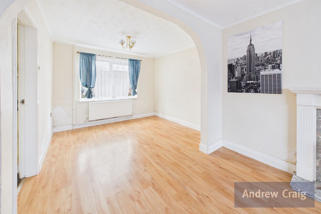 Property photo 2 of 8 Lounge Diner