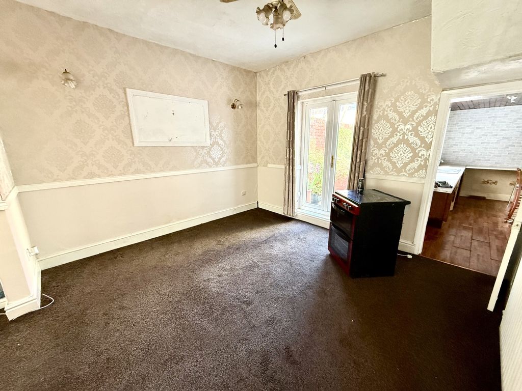 Property photo 3 of 8 Img_9440