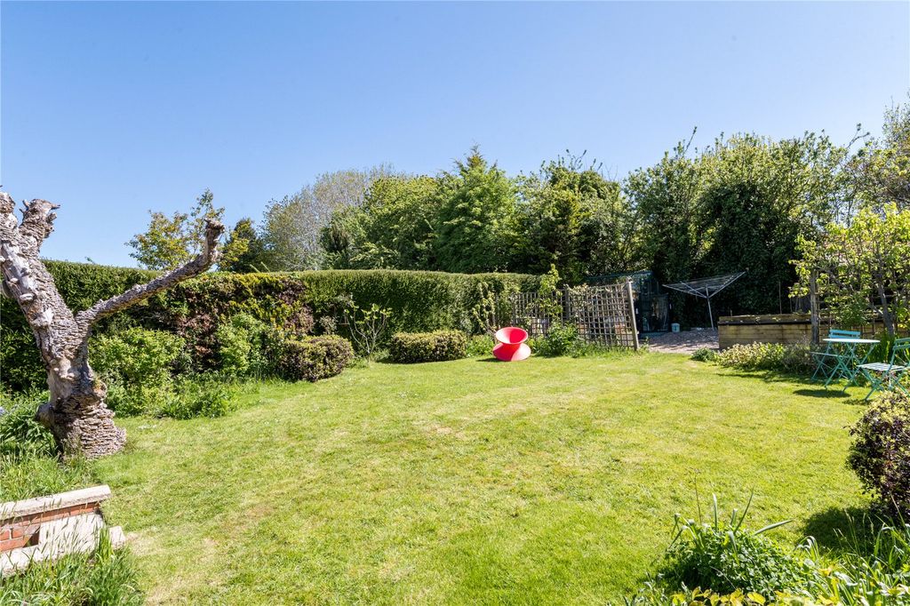 Property photo 2 of 38 Picture No. 10