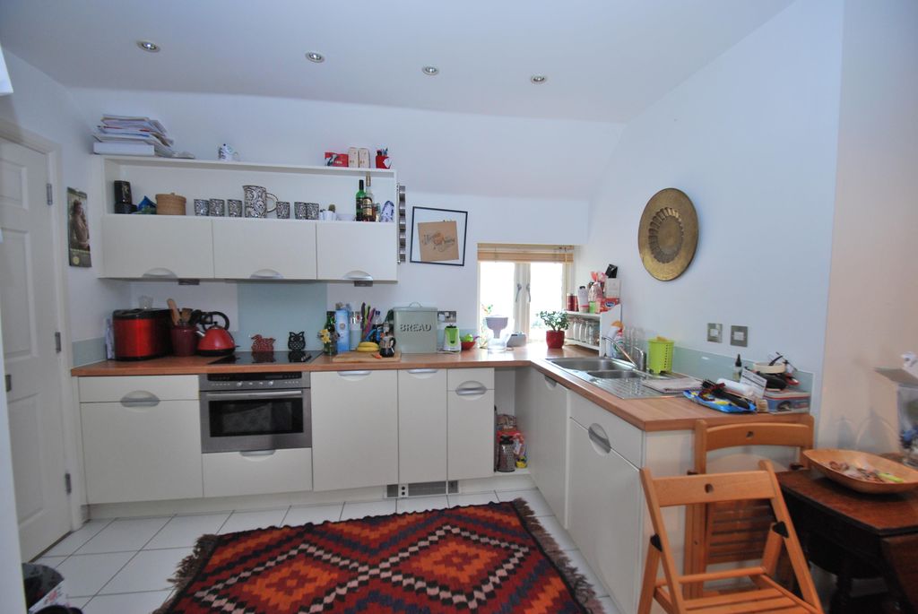 Property photo 2 of 4 Kitchen