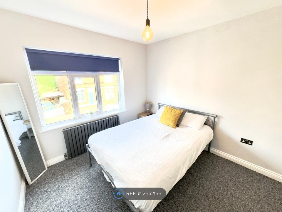 Property photo 2 of 19 Room 2