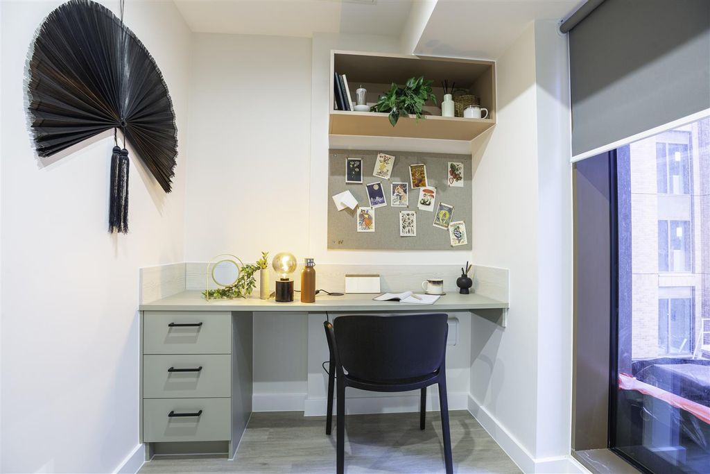 Property photo 3 of 23