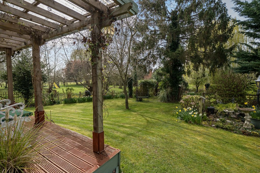 Property photo 2 of 20