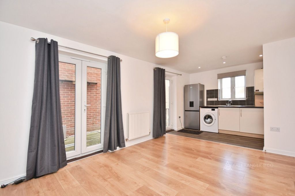 Property photo 3 of 12 Pbox-Img.Jpg