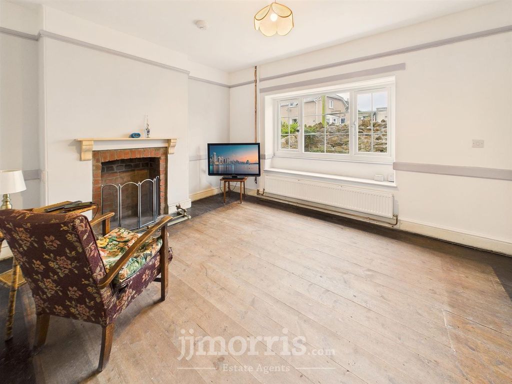 Property photo 3 of 30 Sitting Room