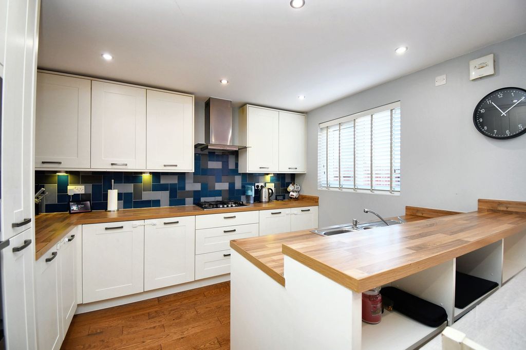 Property photo 3 of 22