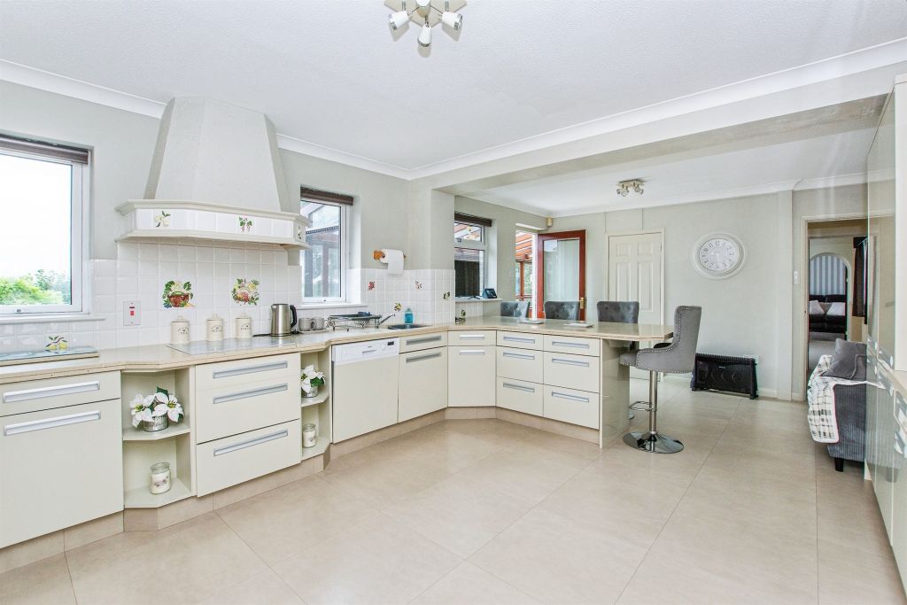 Property photo 3 of 26